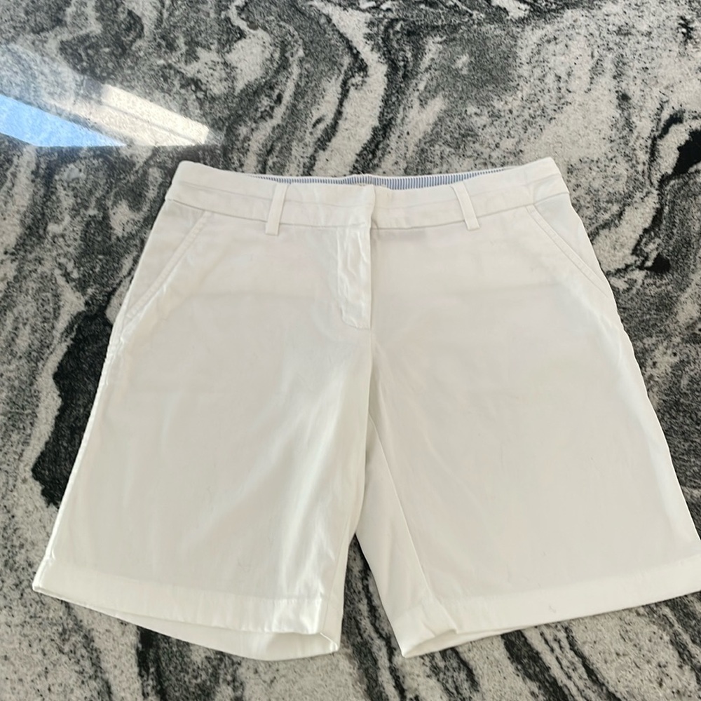 Cambridge Dry Goods Women’s White Cotton mix shorts Size 2